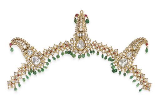 AN IMPORTANT DIAMOND AND EMERALD TURBAN ORNAMENT (SARPECH)