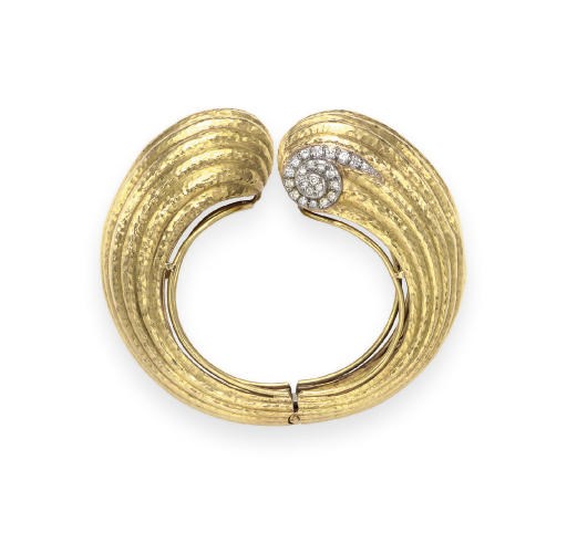 A GOLD AND DIAMOND BRACELET, BY DAVID WEBB