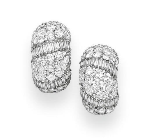 A PAIR OF DIAMOND EAR CLIPS