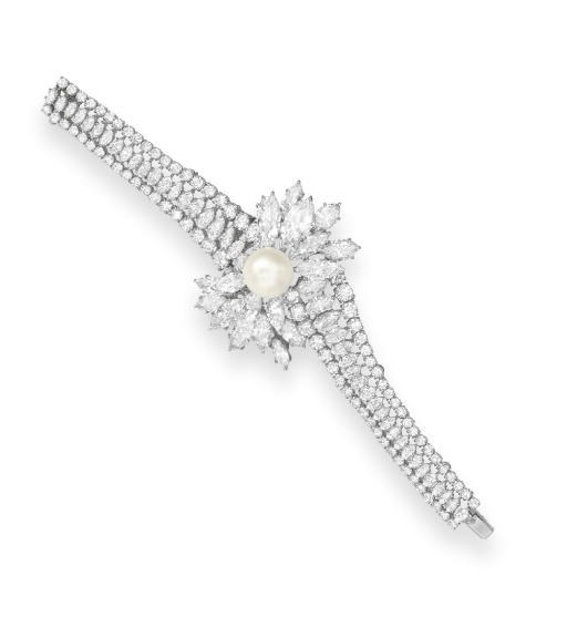 AN IMPRESSIVE PEARL AND DIAMOND BRACELET