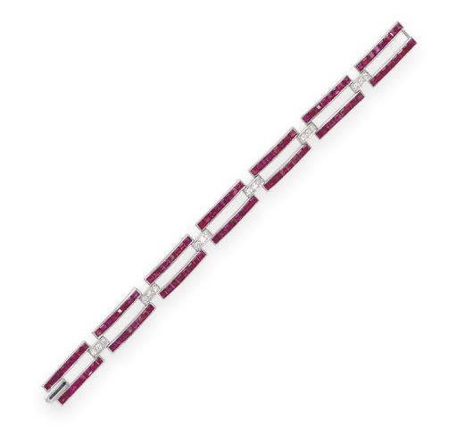 AN ART DECO RUBY AND DIAMOND BRACELET