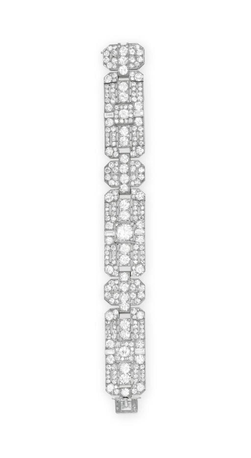 AN ART DECO DIAMOND BRACELET