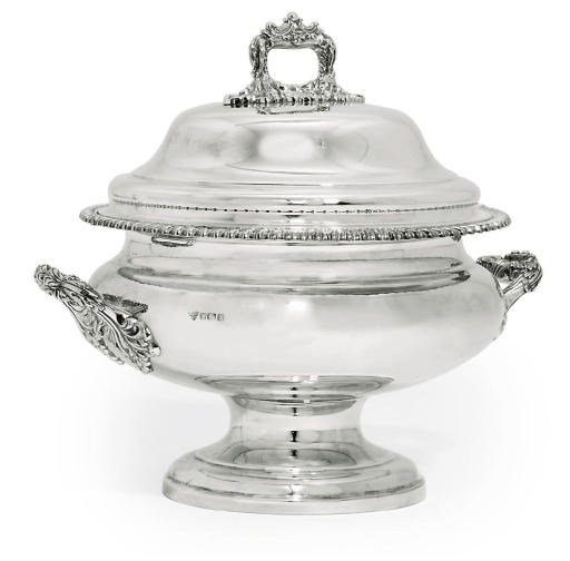 AN ELIZABETH II SILVER SOUP-TUREEN AND COVER