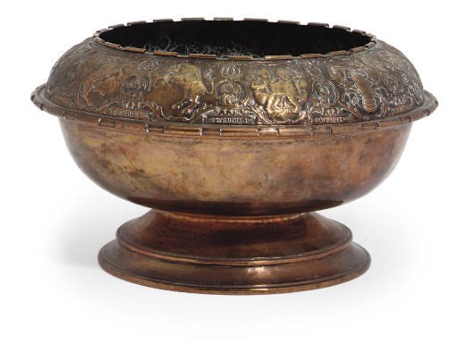 A GEORGE V COPPER BOWL