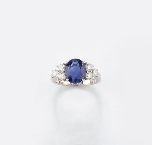ANELLO IN PLATINO CON ZAFFIRO E DIAMANTI