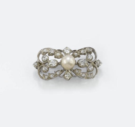 SPILLA PENDENTE CON BRILLANTI E PERLA COLTIVATA