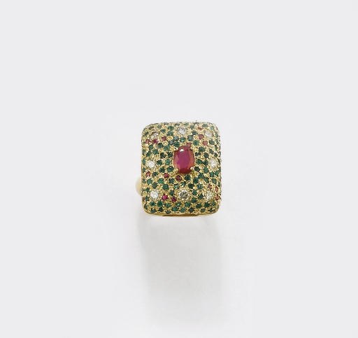 ANELLO CON RUBINI, SMERALDI E DIAMANTI