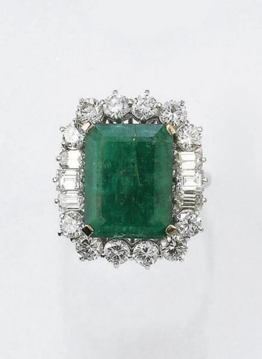 ANELLO IN ORO CON RADICE DI SMERALDO E DIAMANTI