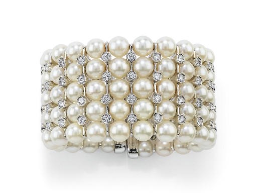 BRACCIALE RIGIDO IN ORO, PERLE COLTIVATE E DIAMANTI, FIRMATO JACENTE