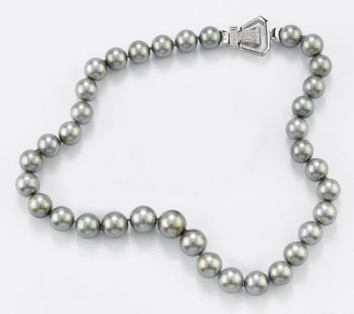 COLLANA IN PERLE GRIGIE COLTIVATE E BRILLANTI