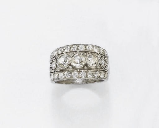 ANELLO ART DECO IN DIAMANTI
