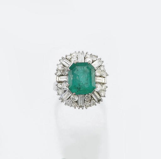 ANELLO CON SMERALDO E DIAMANTI