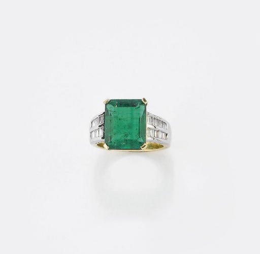 ANELLO IN ORO, SMERALDO E DIAMANTI