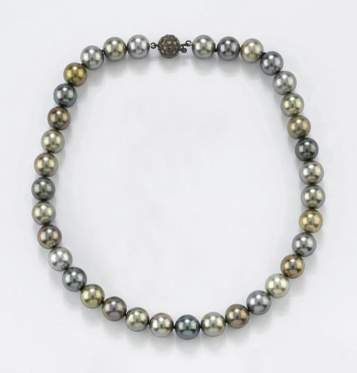 COLLANA IN PERLE COLTIVATE TAHITIANE E DIAMANTI BROWN