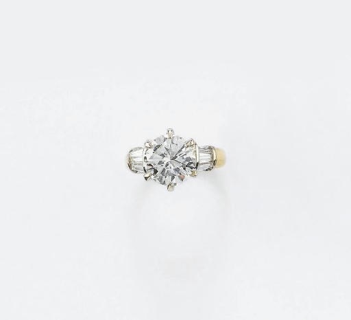 ANELLO IN ORO E DIAMANTI