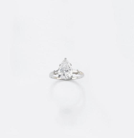 ANELLO CON DIAMANTE TAGLIO GOCCIA, FIRMATO BULGARI