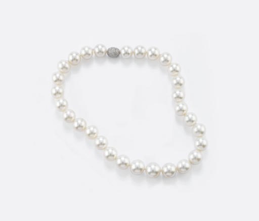 COLLANA IN PERLE COLTIVATE AUSTRALIANE E DIAMANTI