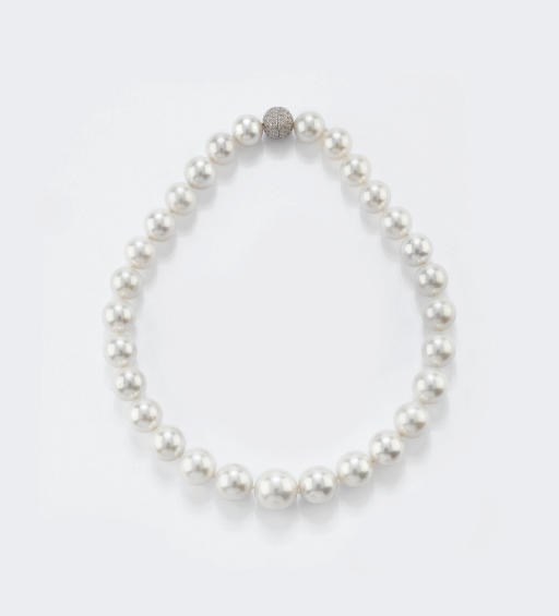 COLLANA IN PERLE COLTIVATE AUSTRALIANE E DIAMANTI