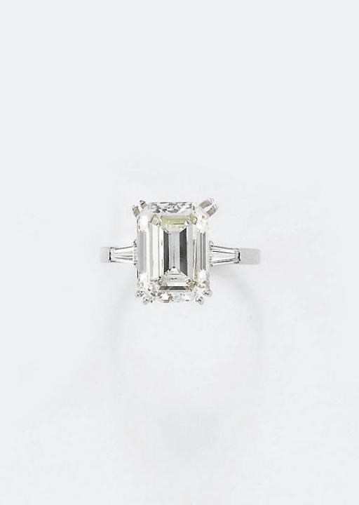 ANELLO CON DIAMANTE, FIRMATO MASSONI