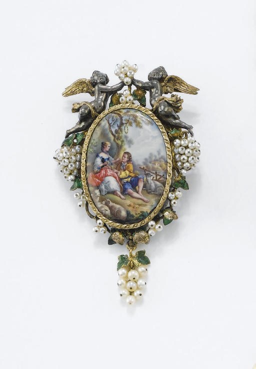 ANTICA SPILLA CON MINIATURA SU MADREPERLA