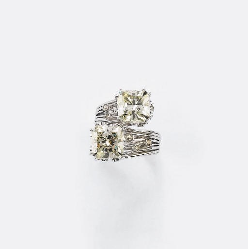 ANELLO CONTRARIÉ IN ORO E DIAMANTI