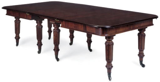 A WILLIAM IV MAHOGANY EXTENDING DINING TABLE