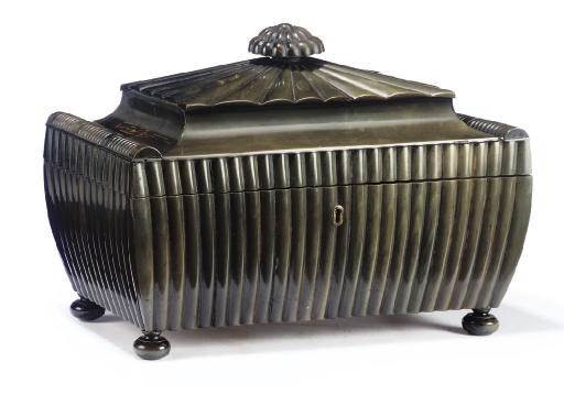 AN ANGLO-INDIAN HORN TEA CADDY