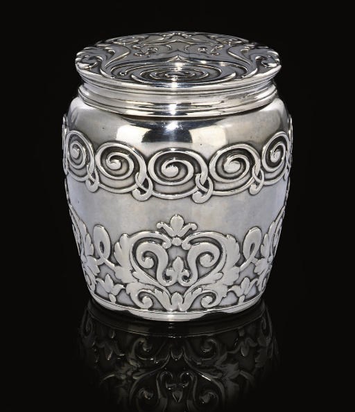 A STERLING SILVER TEA CADDY