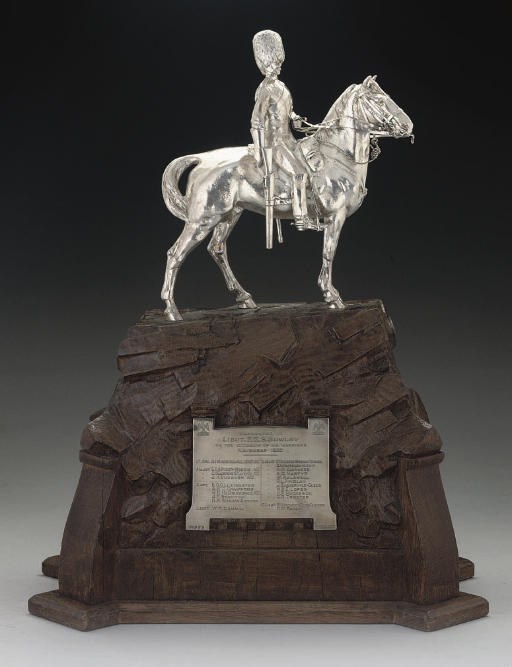 SCOTTISH MILITARY INTEREST, AN IMPOSING 20TH CENTURY SCOTTISH SILVER EQUESTRIAN CENTREPIECE OF A MOUNTED TROOPER OF THE ROYAL SCOTS GREYS,