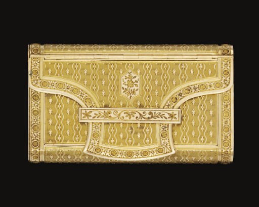 AN EARLY 19TH CENTURY FRENCH PROVINCIAL GOLD MUSICAL BOX IN THE FORM OF A PURSE,