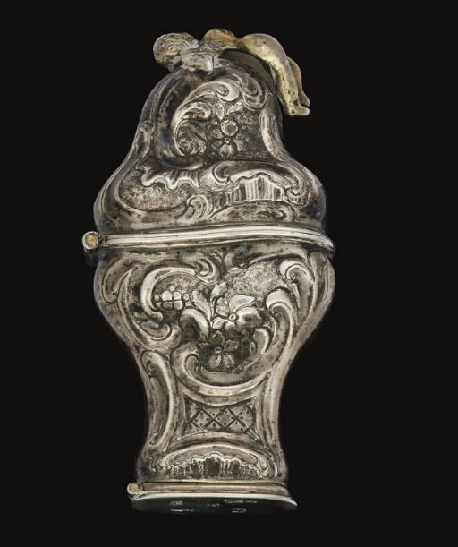 AN 18TH CENTURY NORWEGIAN ROCOCO PARCEL-GILT SILVER HOVEDVANDSOEG,