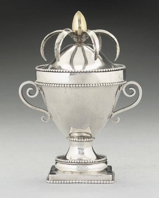 A RARE LATE 18TH/EARLY 19TH CENTURY SOUTH AFRICAN SILVER COVERED SUGAR BOWL,