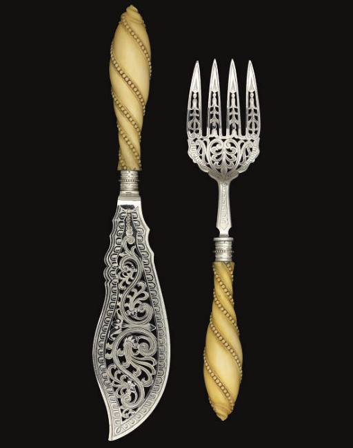 A PAIR OF VICTORIAN IVORY-HANDLED SILVER FISH-SERVERS,