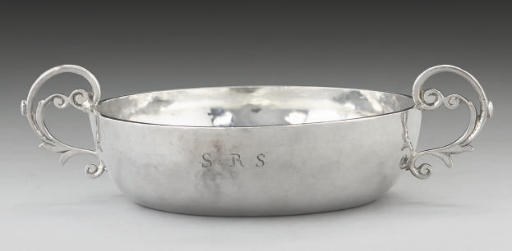 AN 18TH CENTURY CHANNEL ISLANDS SILVER CHRISTENING CUP,