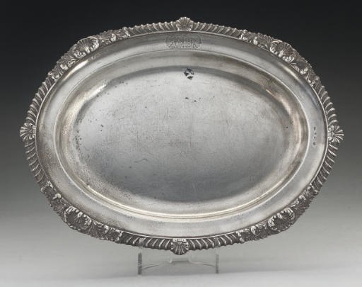 A WILLIAM IV OVAL SILVER MEAT DISH,
