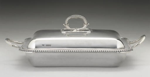 A LATE VICTORIAN SILVER ENTREE DISH, COVER, LINER & STRAINER,
