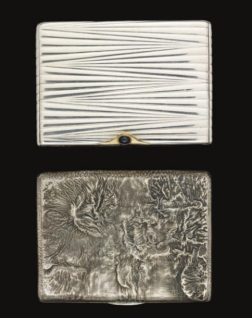 AN EARLY 20TH CENTURY RUSSIAN SILVER SAMORODOC CIGARETTE CASE,