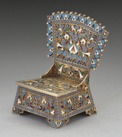 A LATE 19TH/EARLY 20TH CENTURY RUSSIAN SILVER-GILT CLOISONNE ENAMEL THRONE SALT,