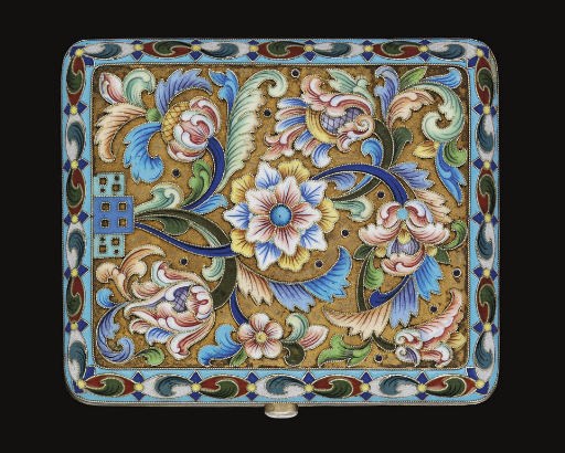 AN EARLY 20TH CENTURY RUSSIAN SILVER-GILT & SHADED CLOISONNE ENAMEL CIGARETTE CASE,