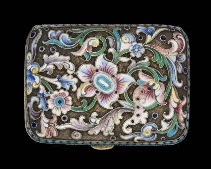 AN EARLY 20TH CENTURY RUSSIAN SILVER-GILT & CLOISONNE ENAMEL PURSE,