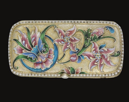 AN EARLY 20TH CENTURY RUSSIA SILVER-GILT & SHADED CLOISONNE ENAMEL CIGARETTE CASE,
