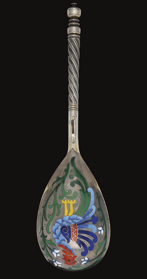A LATE 19TH CENTURY RUSSIAN PARCEL-GILT SILVER & CHAMPLEVE ENAMEL SPOON,