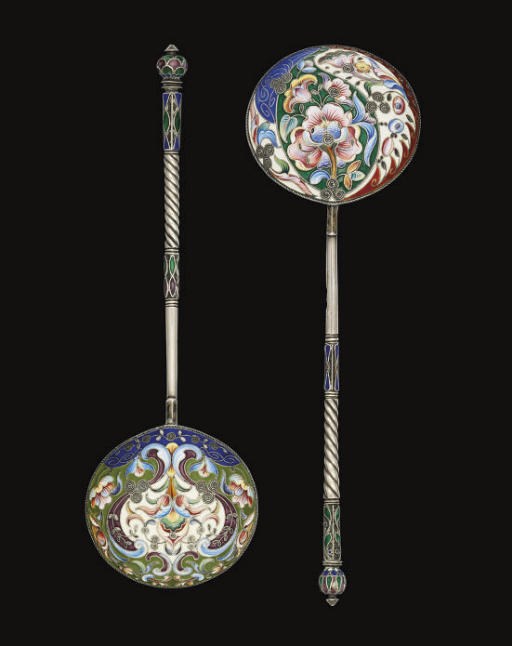 TWO EARLY 20TH CENTURY RUSSIAN SILVER & CLOISONNE ENAMEL SPOONS,