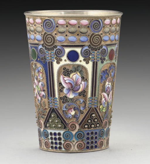 A FINE EARLY 20TH CENTURY RUSSIAN SILVER-GILT & POLYCHROME CLOISONNE ENAMEL BEAKER,