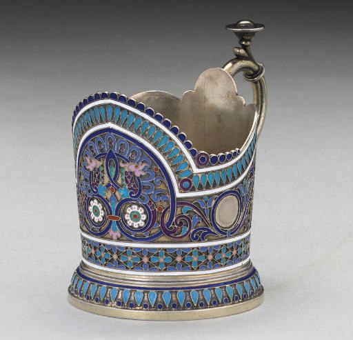 A LATE 19TH CENTURY RUSSIAN SILVER-GILT, CLOISONNE ENAMEL & PLIQUE-A-JOUR LEMON TEA GLASS HOLDER,