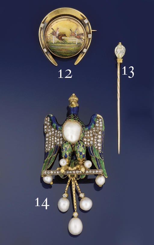 A LATE 19TH CENTURY GOLD AND REVERSE PAINTED CRYSTAL INTAGLIO BROOCH