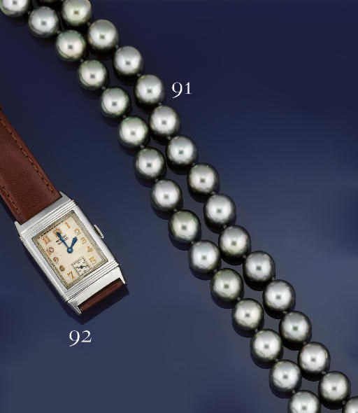 A cultured pearl necklace