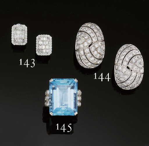 AN ART DECO AQUAMARINE SINGLE STONE RING