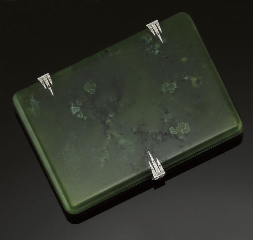 AN EARLY 20TH CENTURY NEPHRITE AND GEM-SET CIGARETTE CASE