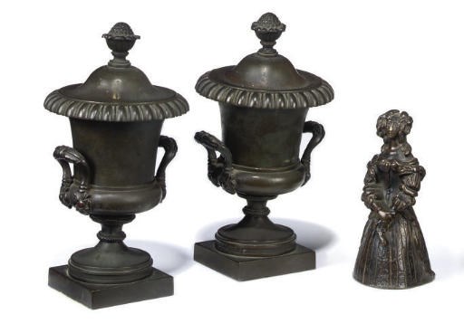 A PAIR OR REGENCY BRONZE CASSOLETTES